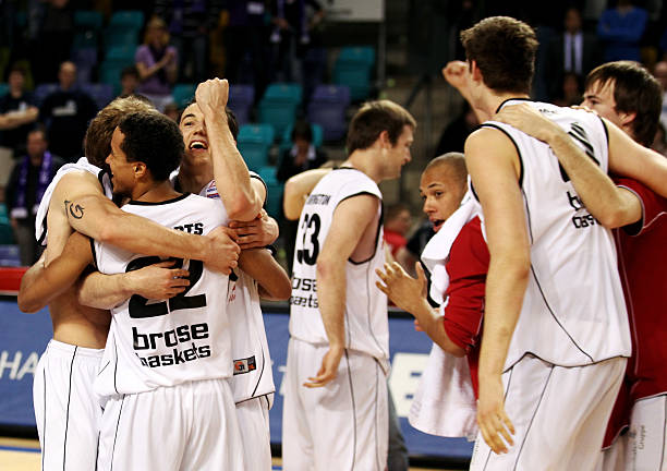 束拜仁25 束拜仁25