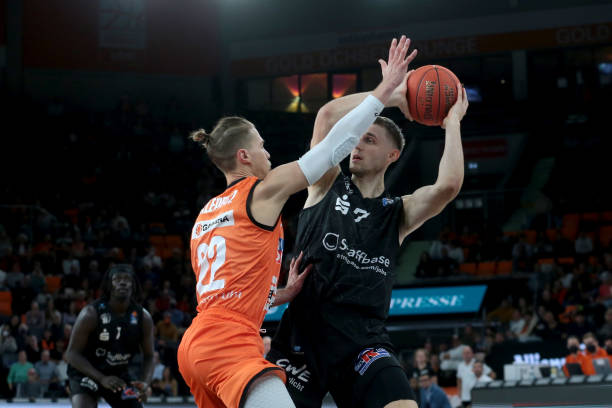 更是巴塞罗 更是巴塞罗